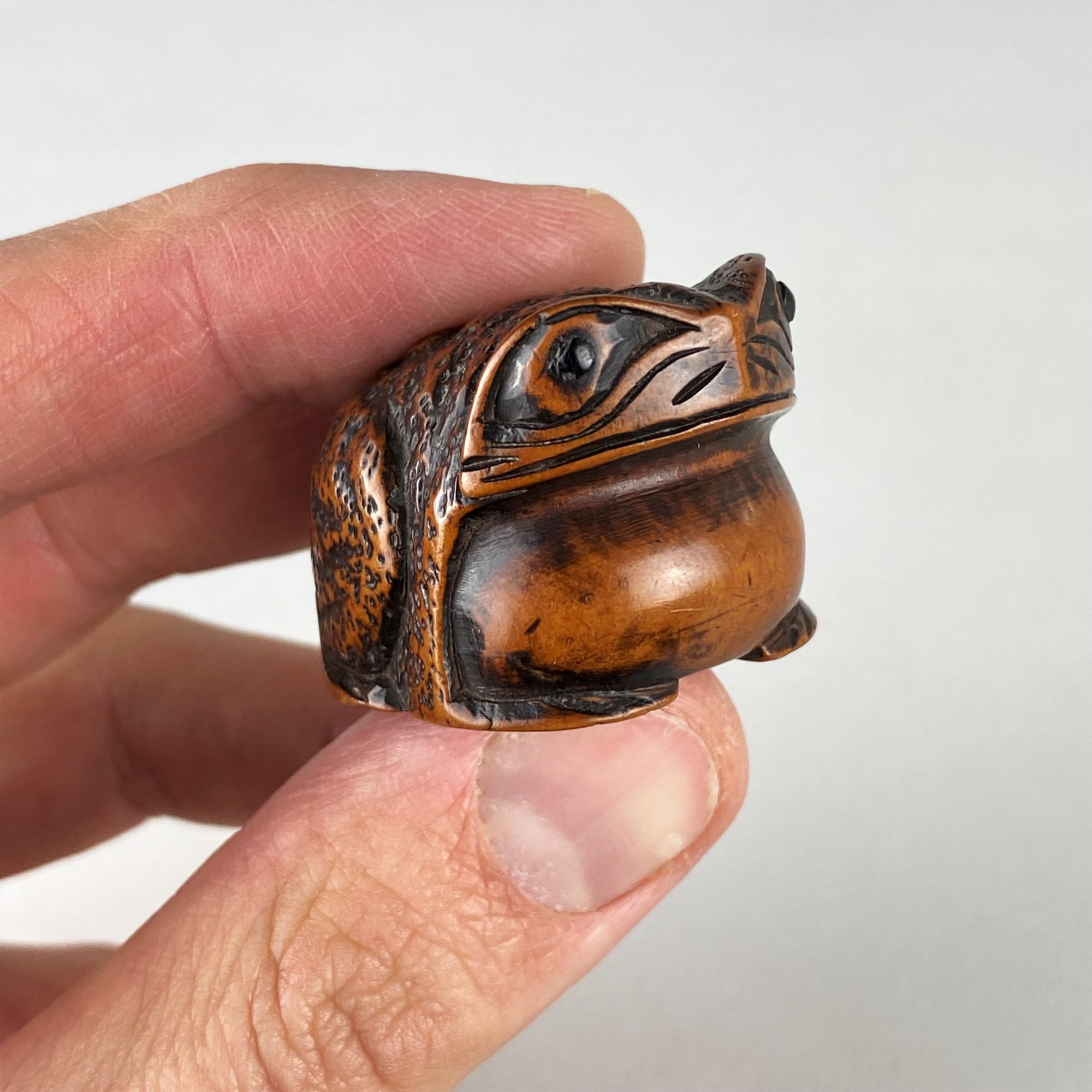 Vintage Hand Carved Boxwood Jinchan Frog Statue - Japanese Netsuke Style Figure
