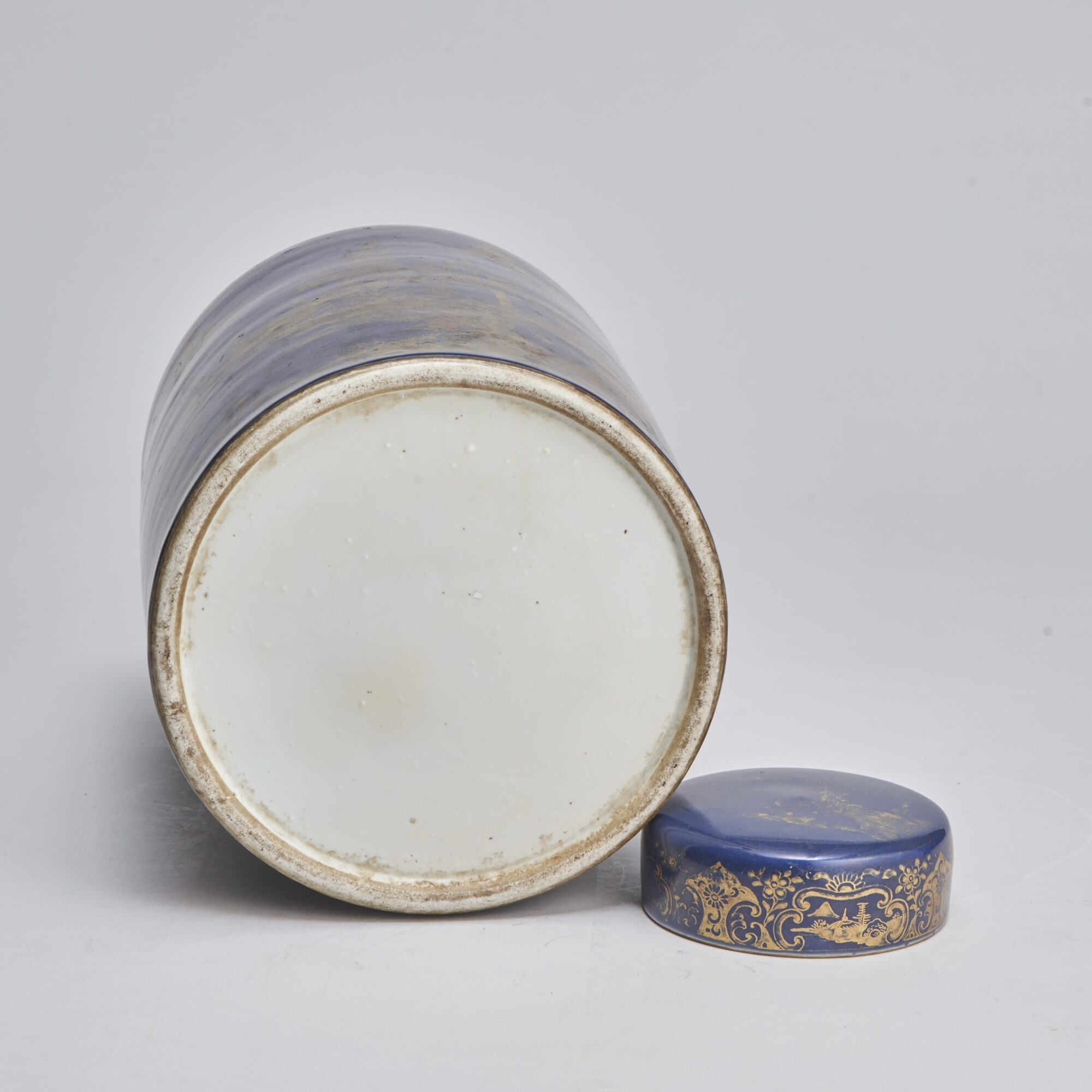 A large 18th century Chinese Powder Blue tea jar and cover from Kevin Page