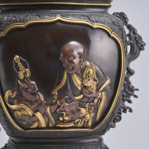 Our featured work of art for May, a monumental statement of Meiji-era craftsmanship - Kevin Page Antiques 5 Our featured work of art for May, a monumental statement of Meiji-era craftsmanship - Kevin Page Antiques